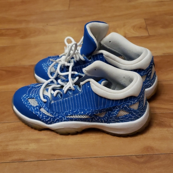 Jordan sneakers - Picture 2 of 5